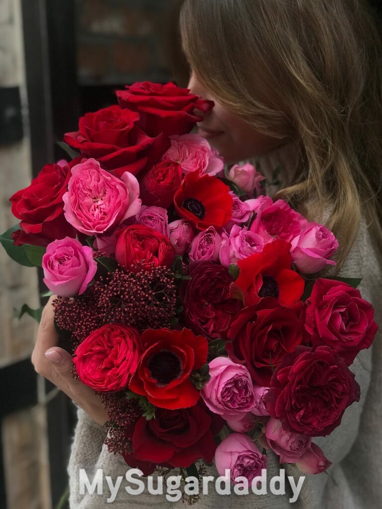 foto da comemoração de dia dos namorados da Camila: buquê de rosas gigante